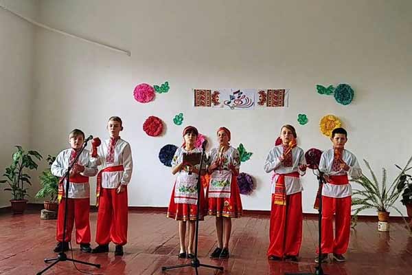 На Гребінківщині відбувся огляд-конкурс художньої самодіяльності учнів