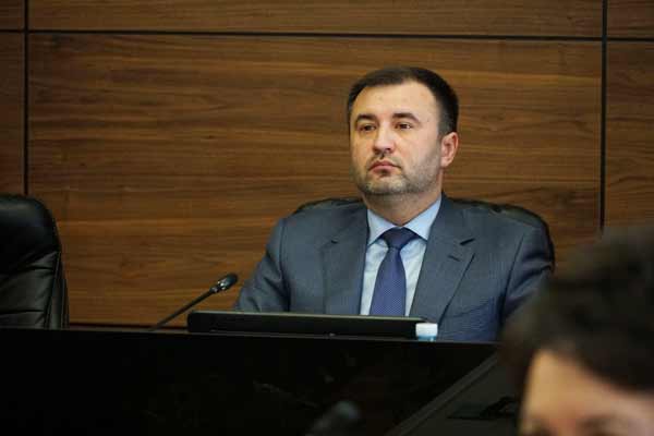 Роман Товстий