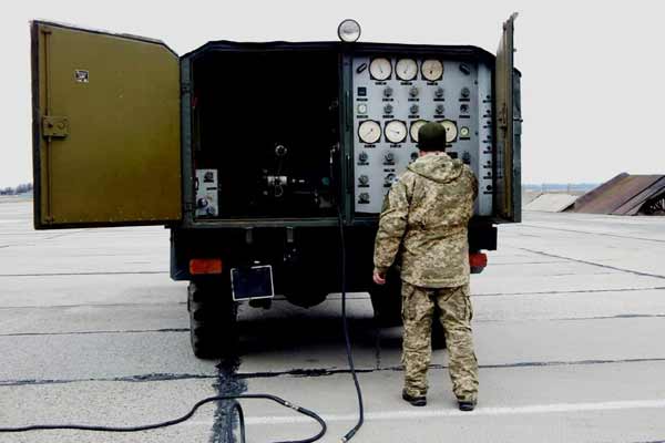 Повітряні бої у хмарах: на Полтавщині провели тренування винищувачів