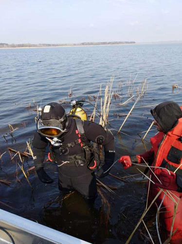Перекидання човнів з людьми