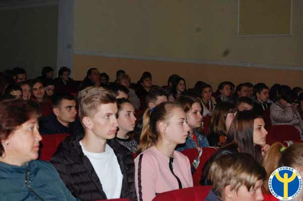 У Гребінці відбувся ярмарок професій «Веселка робітничих професій»