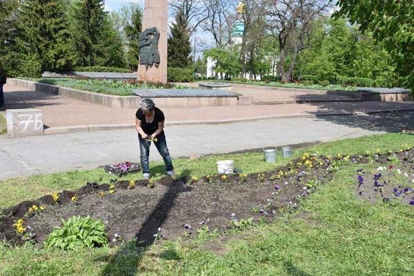 У Пирятині розпочато роботи з озеленення міста У Пирятині розпочато роботи з озеленення міста