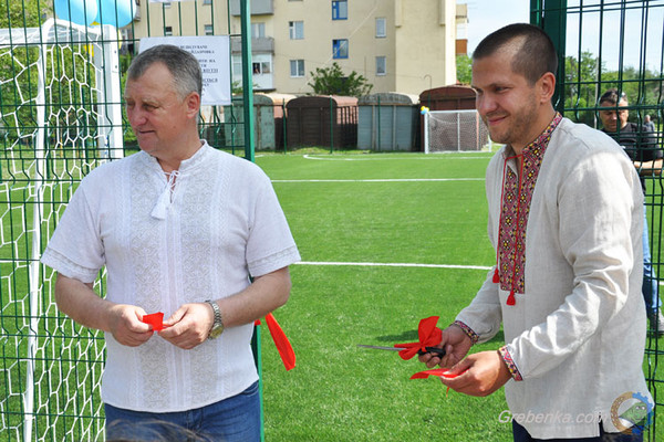 Сучасне міні-футбольне поле відкрили у Гребінці
