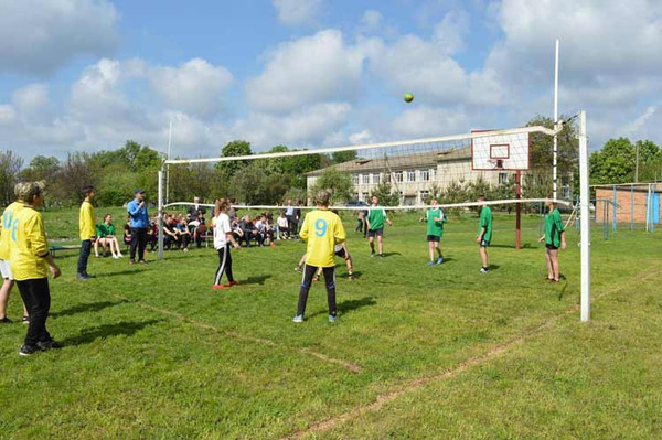 На Гребінківщині пройшла першість з волейболу серед школярів