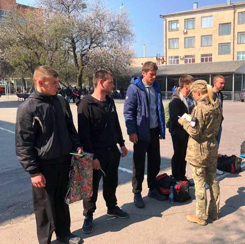 Майбутні строковики прибули до Полтавського збірного пункту