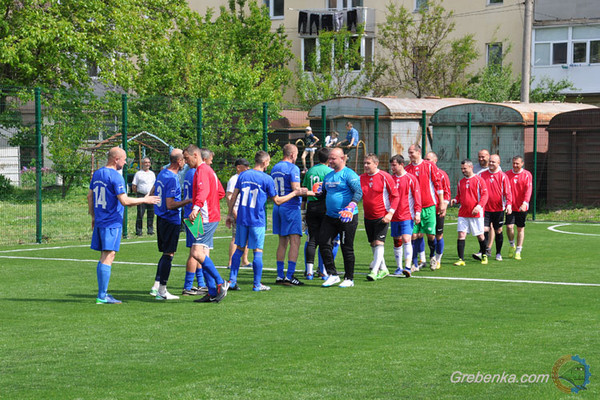 Сучасне міні-футбольне поле відкрили у Гребінці
