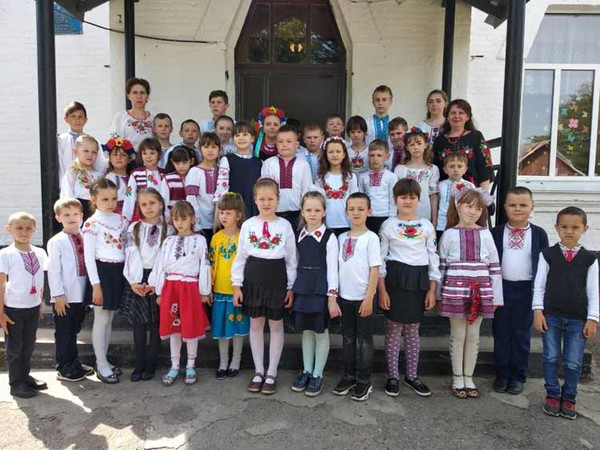 День вишиванки: як гребінківці вдяглись на свято День вишиванки: як гребінківці вдяглись на свято