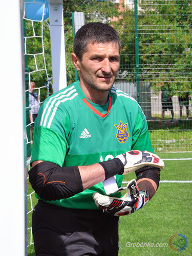 Сучасне міні-футбольне поле відкрили у Гребінці