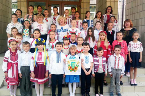 День вишиванки: як гребінківці вдяглись на свято День вишиванки: як гребінківці вдяглись на свято