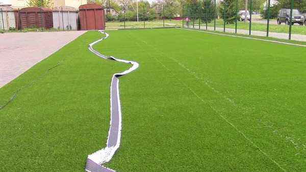 Спортивний майданчик зі штучним покриттям