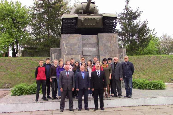 Гребінківські ветерани приймають вітання від міської влади вдома