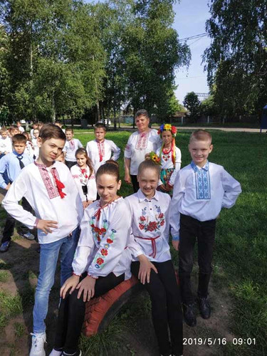 День вишиванки: як гребінківці вдяглись на свято День вишиванки: як гребінківці вдяглись на свято