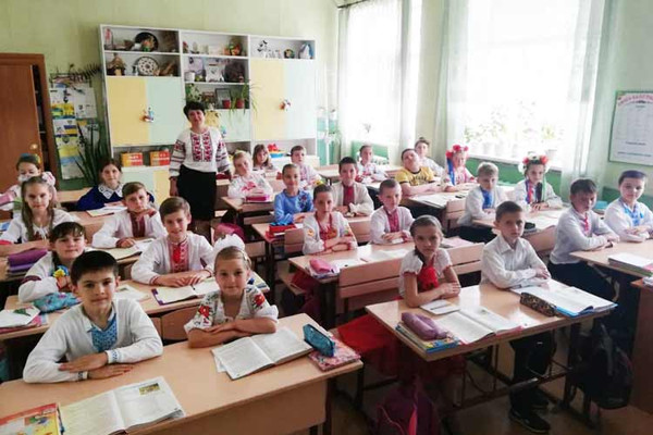 День вишиванки: як гребінківці вдяглись на свято День вишиванки: як гребінківці вдяглись на свято