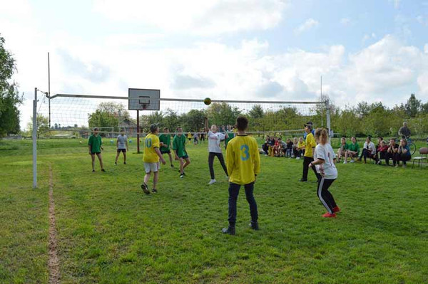 На Гребінківщині пройшла першість з волейболу серед школярів