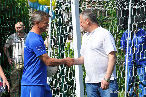 Сучасне міні-футбольне поле відкрили у Гребінці