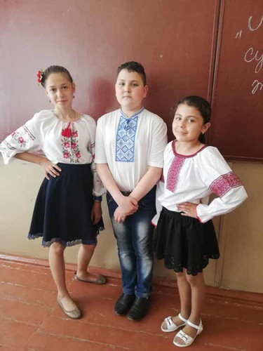 День вишиванки: як гребінківці вдяглись на свято День вишиванки: як гребінківці вдяглись на свято