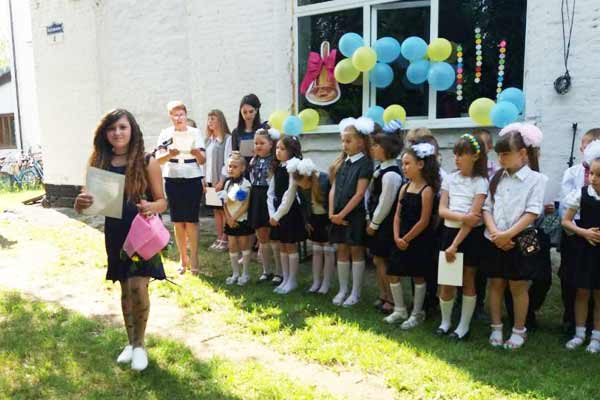 Для випускників Гребінківської громади пролунав останній дзвоник