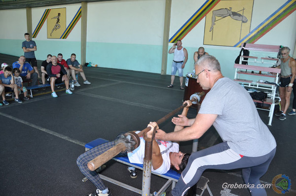 Відкритий Чемпіонат Гребінківщини з багатоповторного жиму штанги