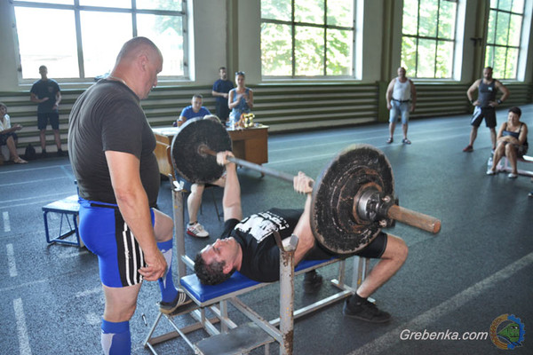 Відкритий Чемпіонат Гребінківщини з багатоповторного жиму штанги