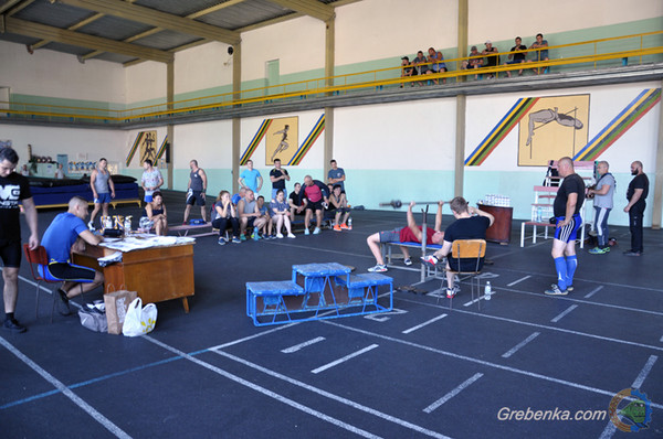 Відкритий Чемпіонат Гребінківщини з багатоповторного жиму штанги