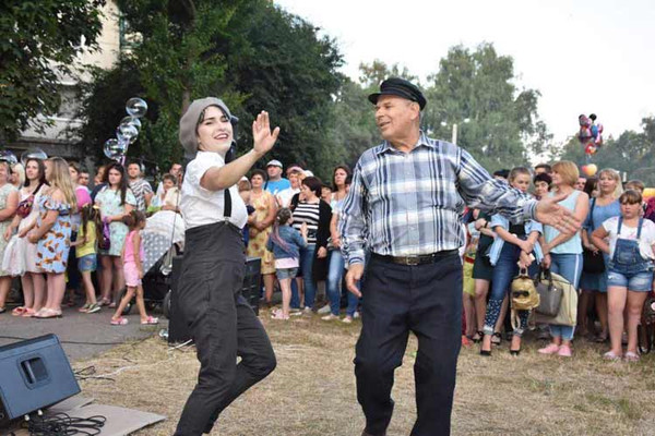 У Пирятині пройшов карнавал „Королева бензоколонки“