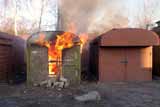 В Гребінці горів гараж підпалений невідомою особою (Фото)