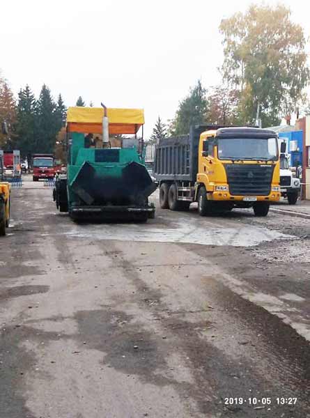 У центрі Гребінки триває ремонт найпроблемнішої ділянки дороги