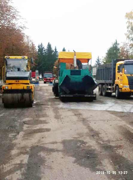 У центрі Гребінки триває ремонт найпроблемнішої ділянки дороги