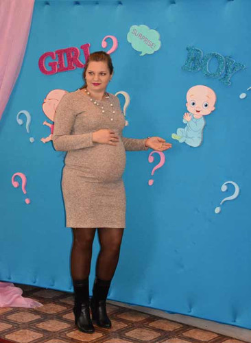 Фотосесію для майбутніх мам влаштували у Пирятині