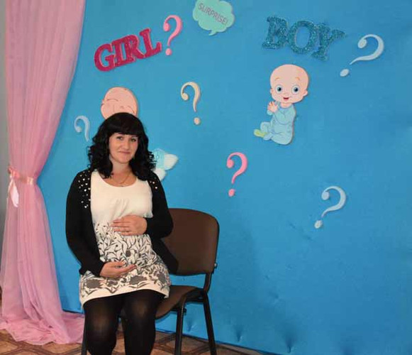 Фотосесію для майбутніх мам влаштували у Пирятині