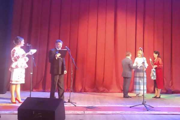 Дует "Мальви" на обласному огляді народної творчості