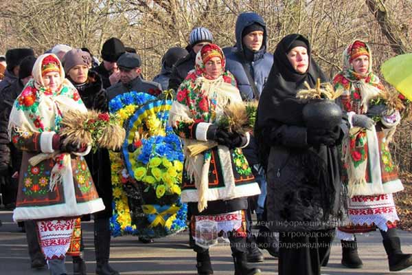 На Полтавщині вшанували пам'ять жертв голодоморів