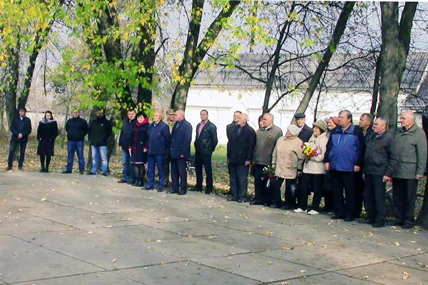 У Гребінці відзнaчили 75-ту річницю визволення Укрaїни фашистів