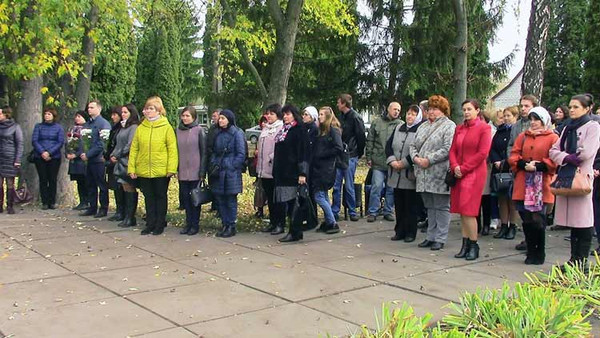 У Гребінці відзнaчили 75-ту річницю визволення Укрaїни фашистів