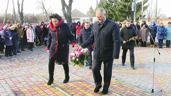 День Гідності та Свободи відзначили в Гребінці (ФОТО)