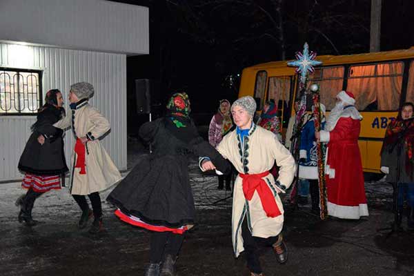 У Пирятині шанують народні звичаї