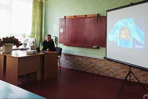 Поліцейські Гребінківщини закликають школярів відмовитися від тютюнопа