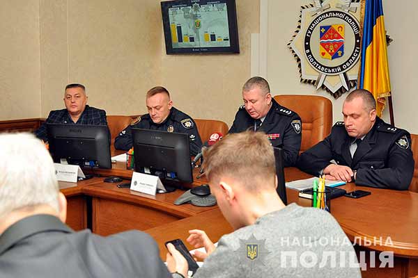 Прес-конференція, круглий стіл