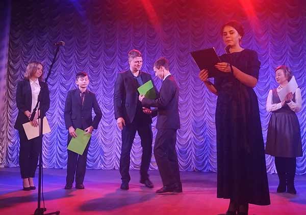 На Гребінківщині нагородили кращих освітян року