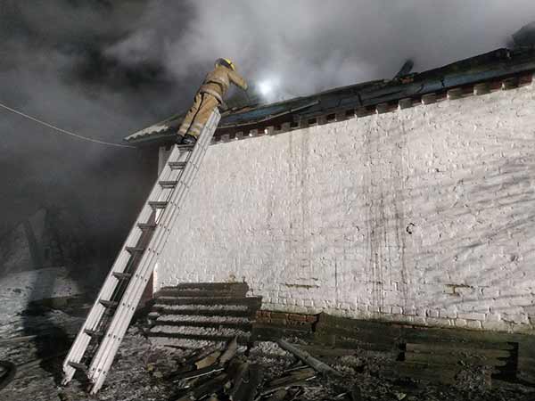 На Пирятинщині вогонь знищив житловий будинок