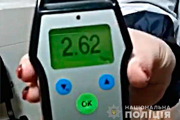 На Полтавщині позашляховик на швидкості в’їхав у водойму