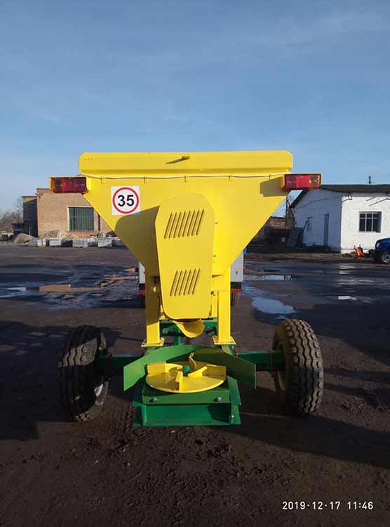 Гребінківські комунальники отримали нову техніку