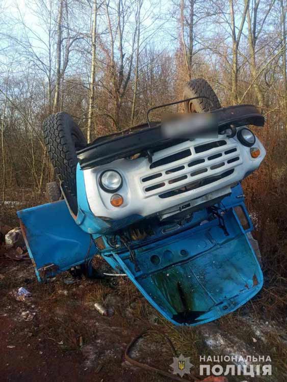 На Пирятинщині перекинулася вантажівка