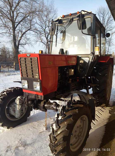 Гребінківська ОТГ придбала новий трактор для потреб ЖКГ