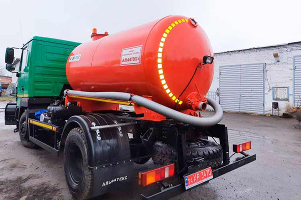 Автопарк Гребінківського ККП поповнився вакуумною асенізаційною машино Автопарк Гребінківського ККП поповнився вакуумною асенізаційною машино