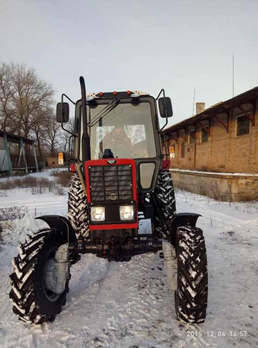 Гребінківська ОТГ придбала новий трактор для потреб ЖКГ