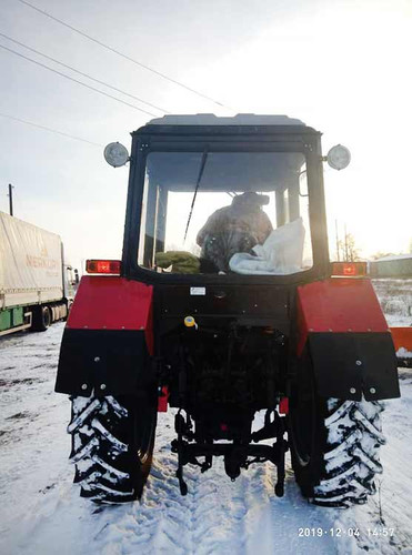 Гребінківська ОТГ придбала новий трактор для потреб ЖКГ