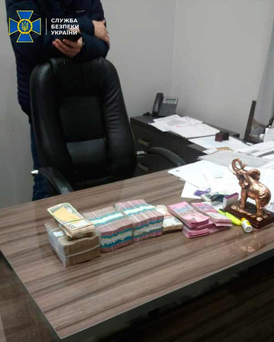 На Полтавщині СБУ викрила мільйонні оборудки чиновників На Полтавщині СБУ викрила мільйонні оборудки чиновників