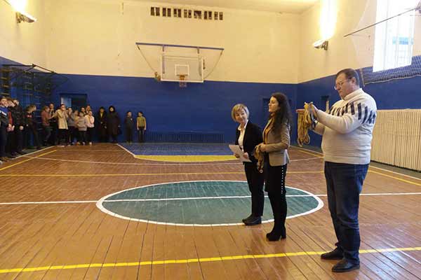 Змагання з баскетболу серед школярів