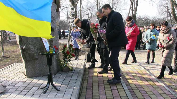 Мітингом-реквіємом у Гребінці вшанували пам'ять Героїв Небесної Сотні